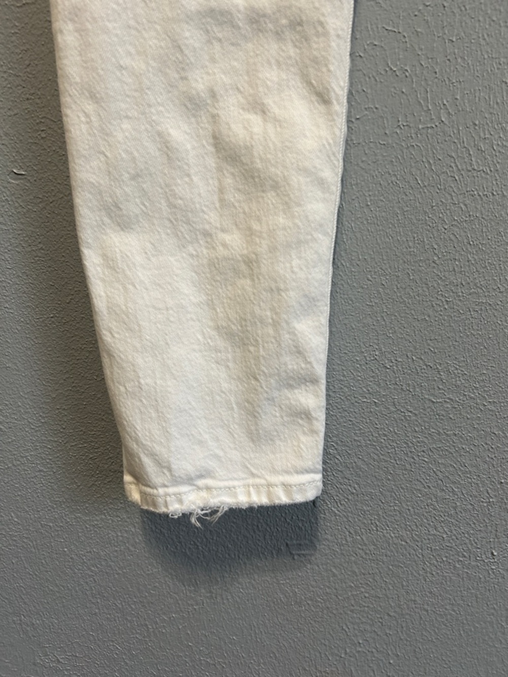 Levi's White Multi Button Straight Jeans Size W32/L28 - Picture 3 of 13